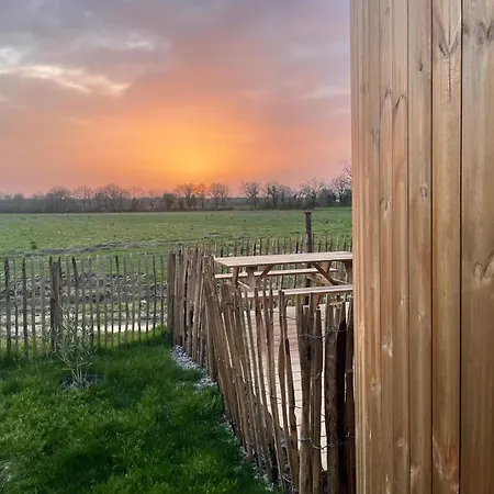 Landhaus La Feerique - Les Pieds Dans Le Pre