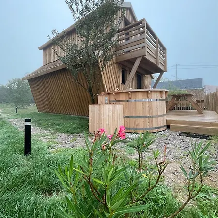 La Féerique - Les Pieds Dans Le Pré