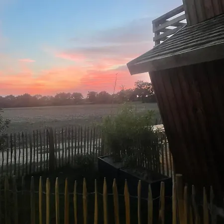 La Féerique - Les Pieds Dans Le Pré Les Landes-Genusson